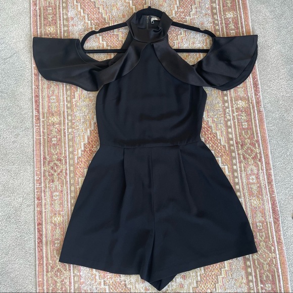 Alice + Olivia Roseline Cold Shoulder Black Romper. Size 2 - Picture 6 of 15